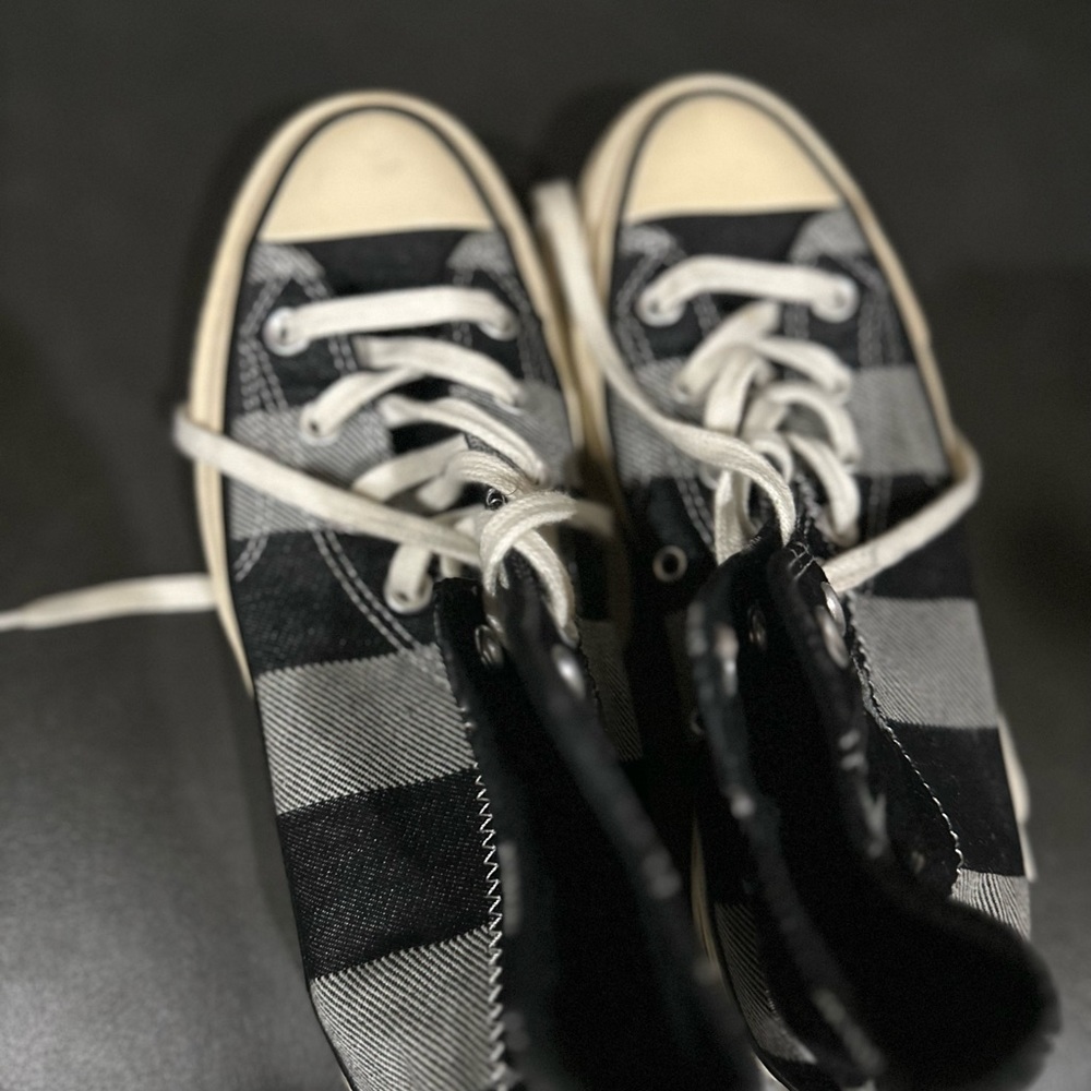 Converse worn one time too big